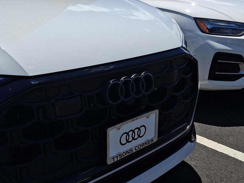 Thumbnail: 2026 Audi Q8 - 4