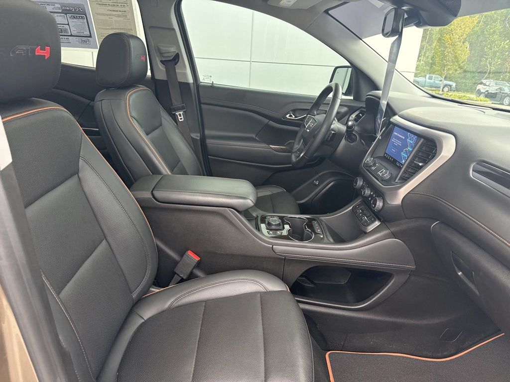 2023 GMC Acadia AWD AT4