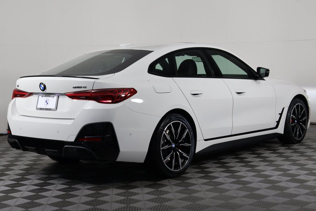 Thumbnail: 2026 BMW i4 - 2