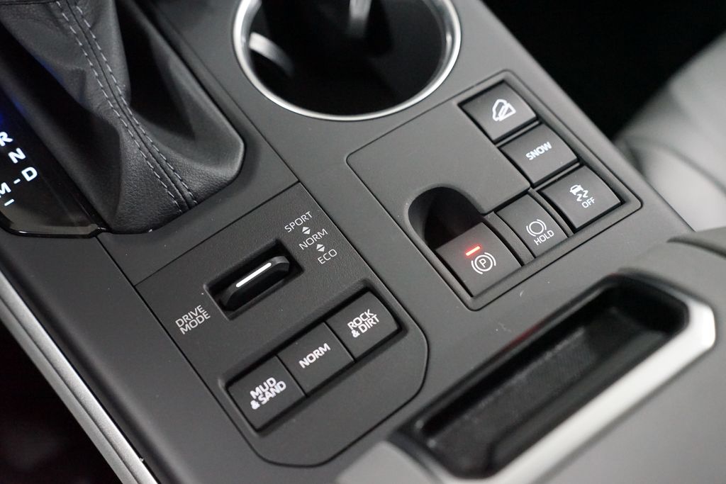 Thumbnail: 2026 Toyota Highlander - 23