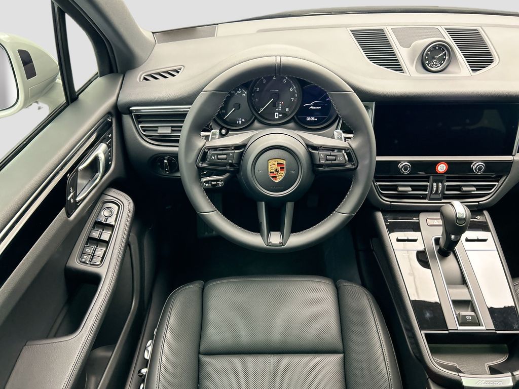 Thumbnail: 2026 Porsche Macan - 13