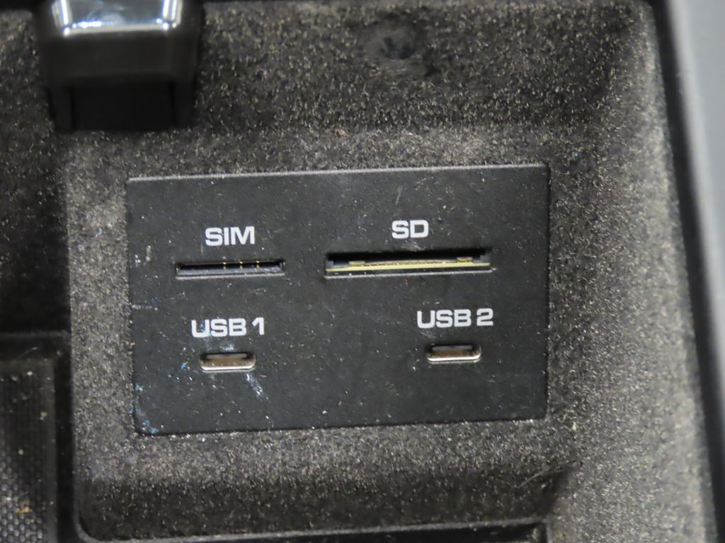 Thumbnail: 2023 Porsche Macan - 30