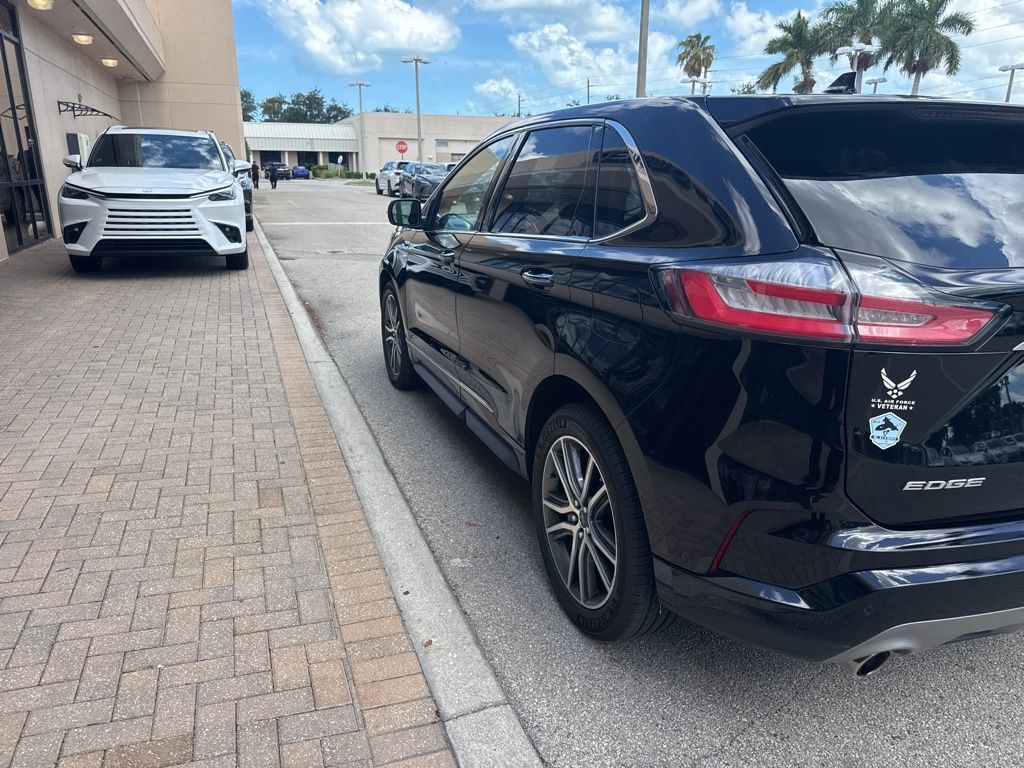 Used 2019 Black Ford Titanium image 10