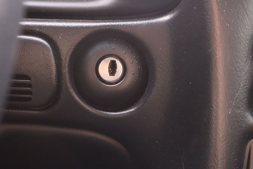 Thumbnail: 2002 Chevrolet Corvette - 24