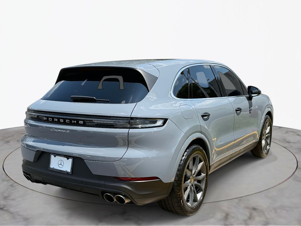 Thumbnail: 2024 Porsche Cayenne - 4