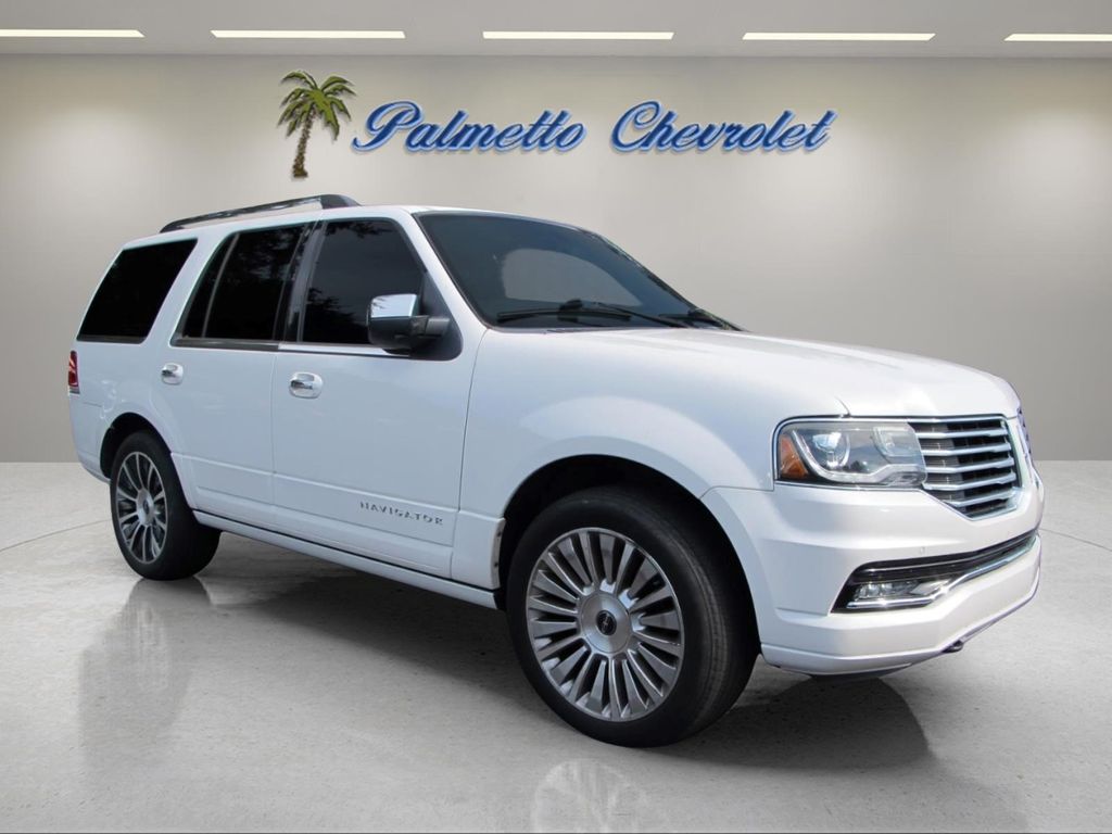 2016 Lincoln Navigator Select RWD