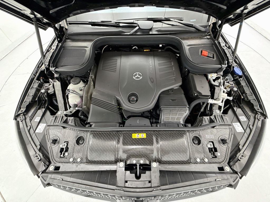 Thumbnail: 2026 Mercedes-Benz GLE - 30