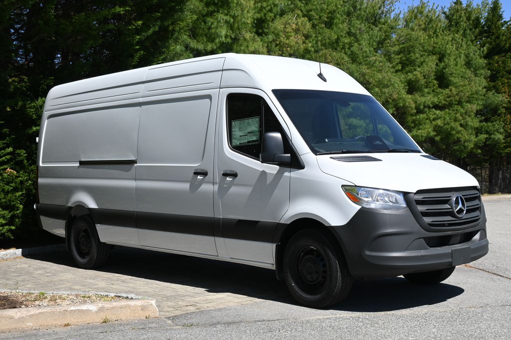 Thumbnail: 2025 Mercedes-Benz Sprinter - 9