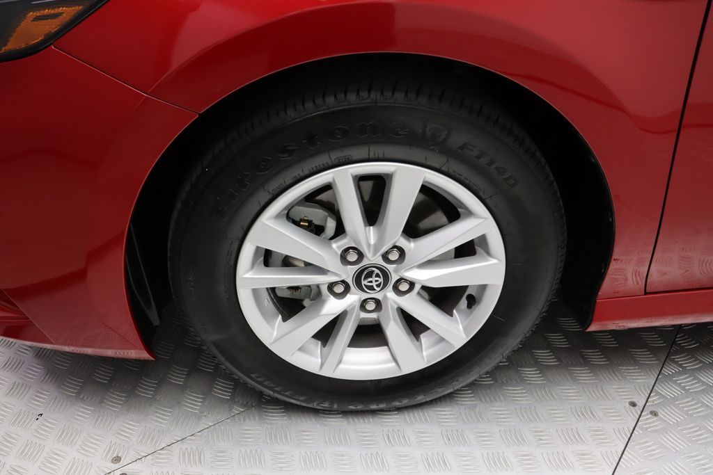 2025 Toyota Camry LE 4