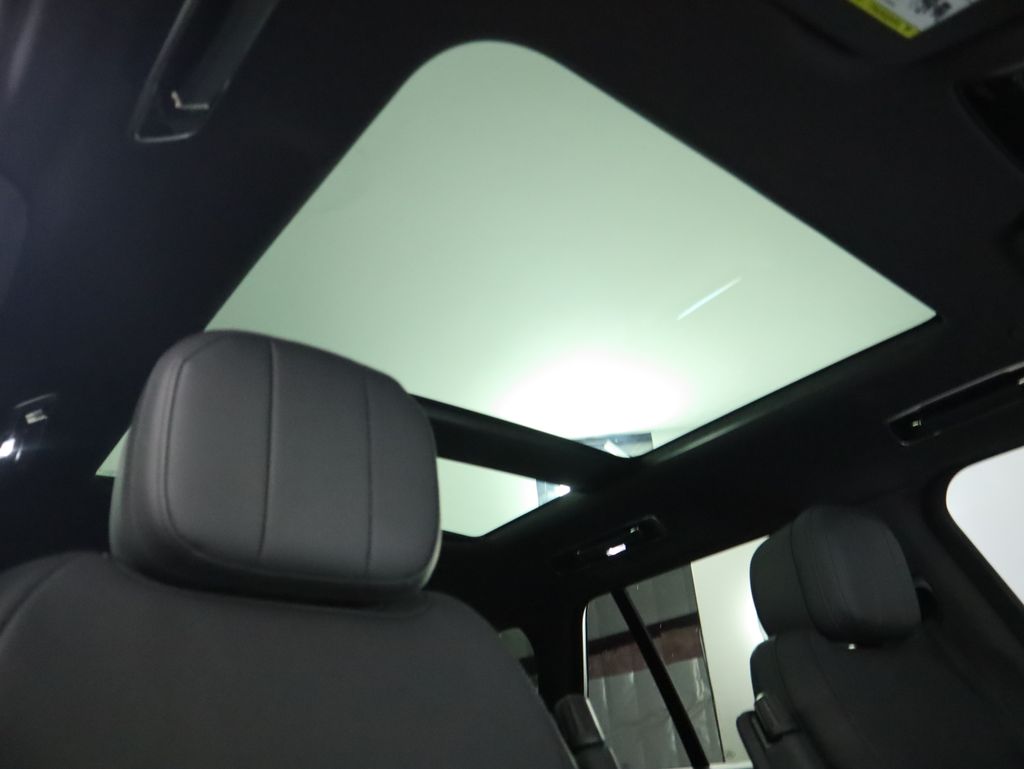 Thumbnail: 2023 Land Rover Range Rover - 19