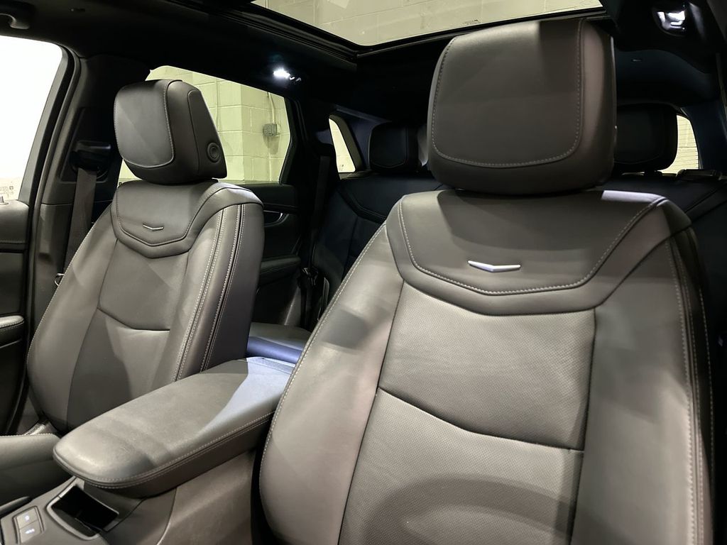 Thumbnail: 2025 Cadillac XT5 - 10