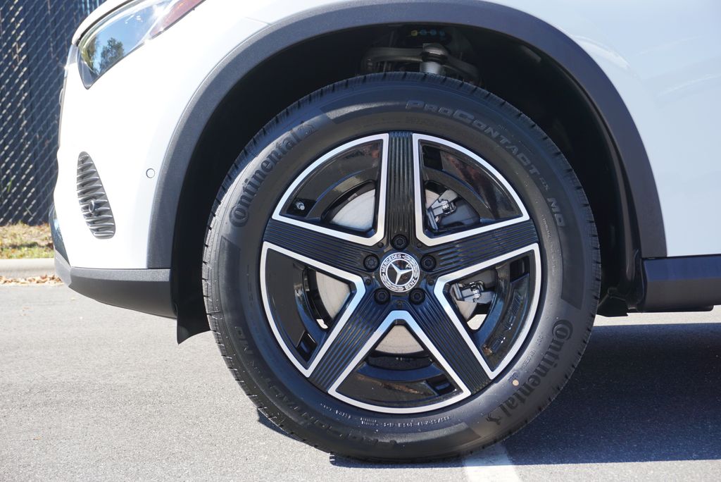 Thumbnail: 2026 Mercedes-Benz GLC - 20