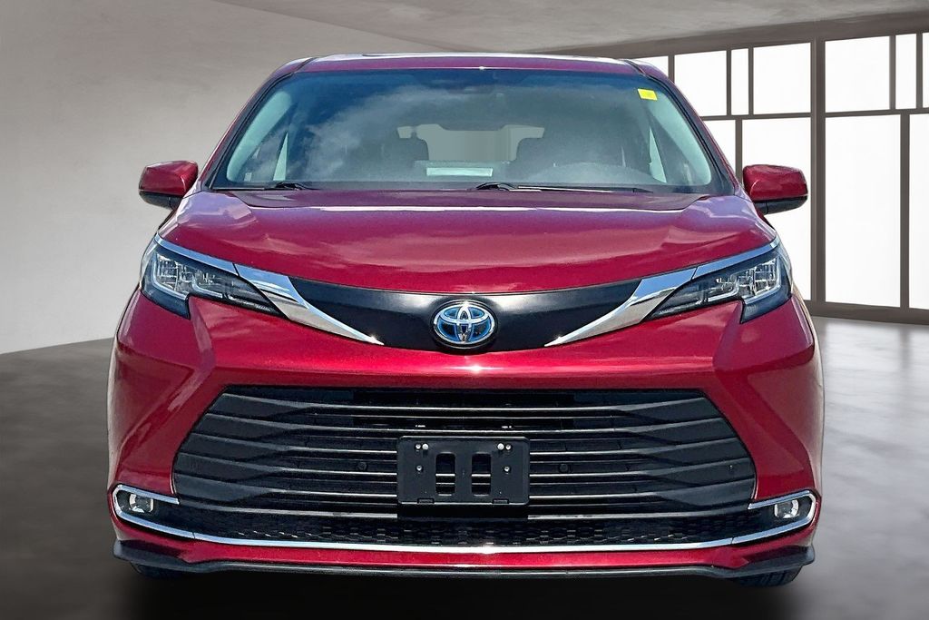 Used 2023 Toyota Sienna Van