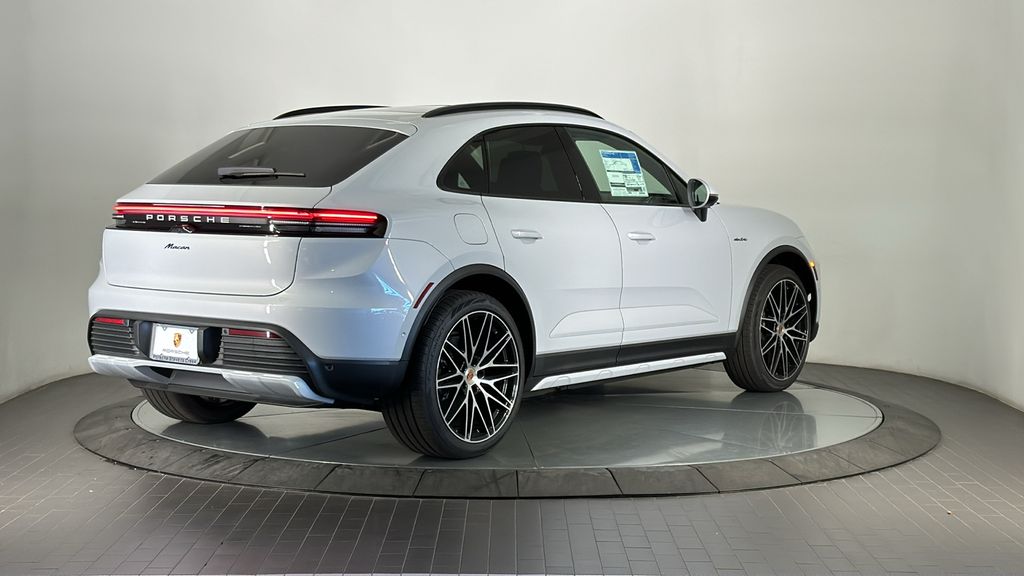 Thumbnail: 2025 Porsche Macan - 7