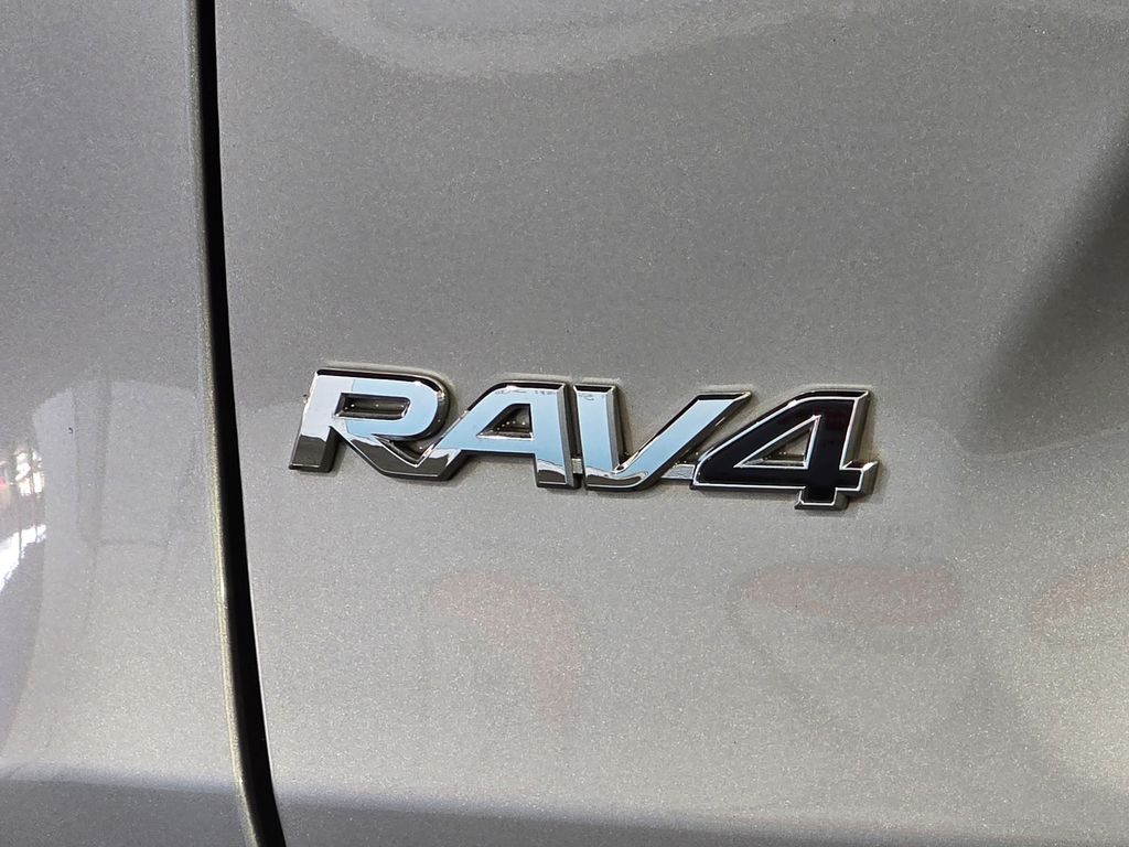 Thumbnail: 2021 Toyota RAV4 - 11