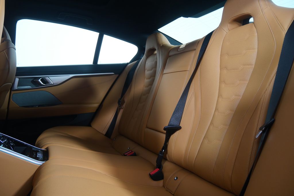 Thumbnail: 2026 BMW 8 Series - 16