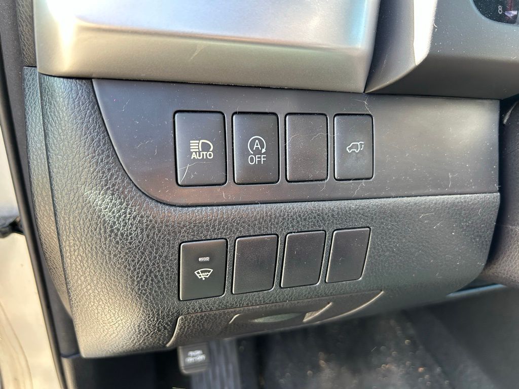 Thumbnail: 2017 Toyota Highlander - 19