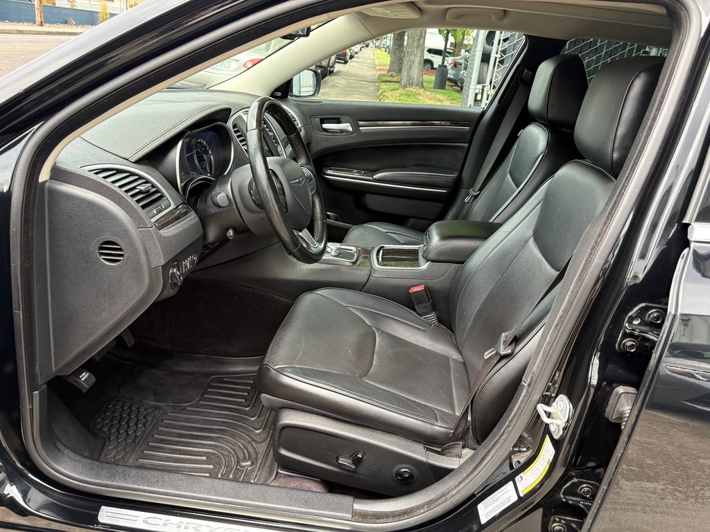 2017 Chrysler 300 C