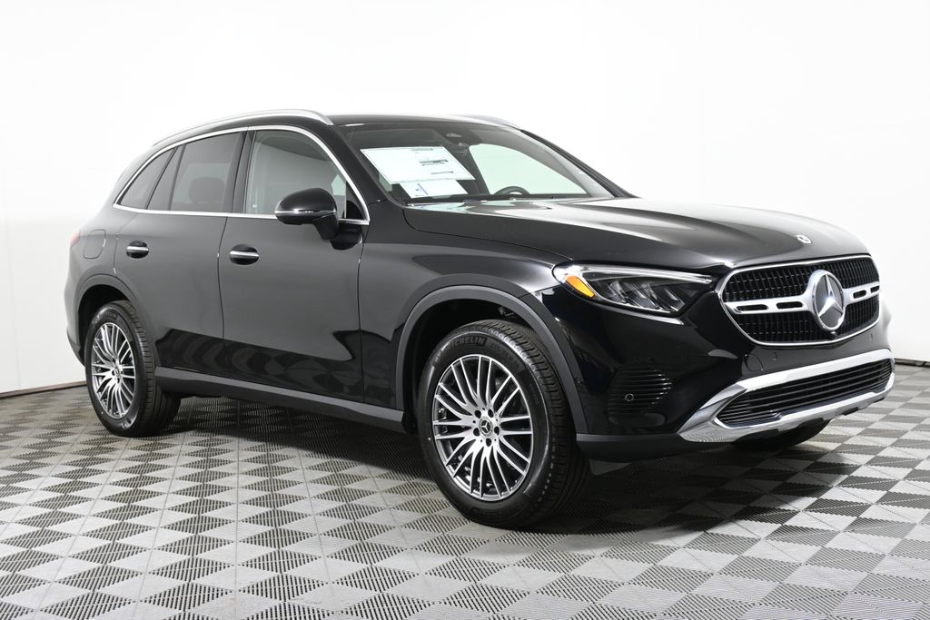 2025 Mercedes-Benz GLC 300 8