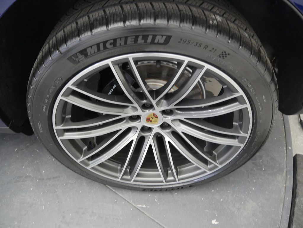 Thumbnail: 2026 Porsche Macan - 14