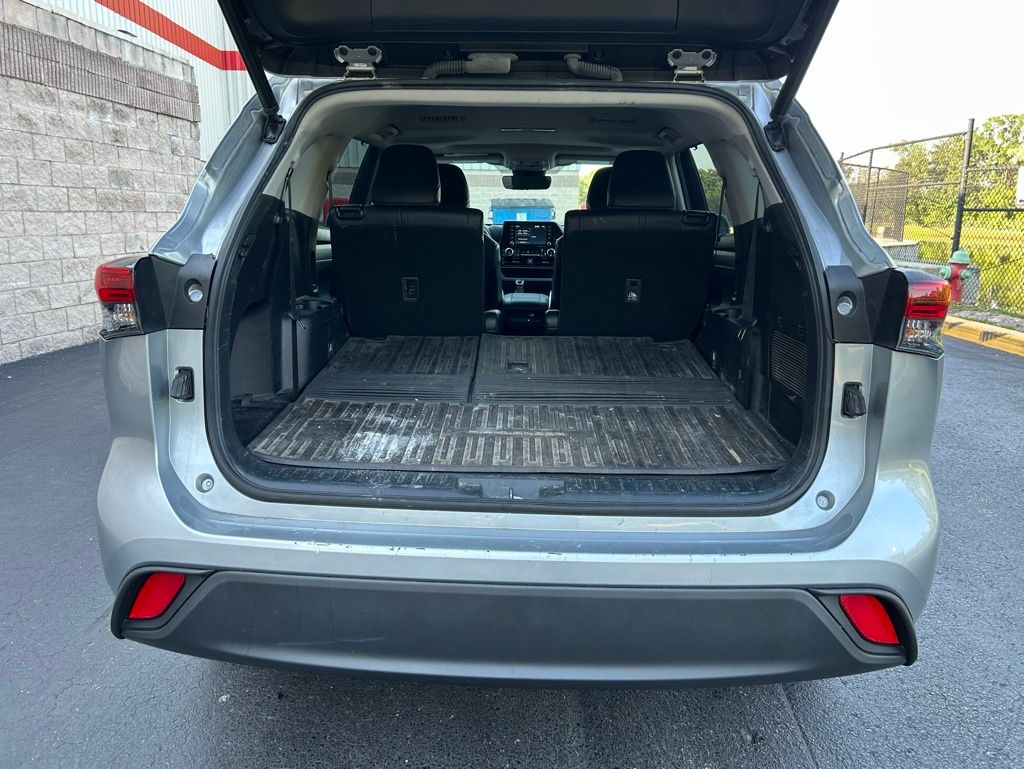 2022 Toyota Highlander XLE 10