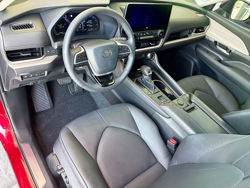 Thumbnail: 2026 Toyota Grand Highlander - 9