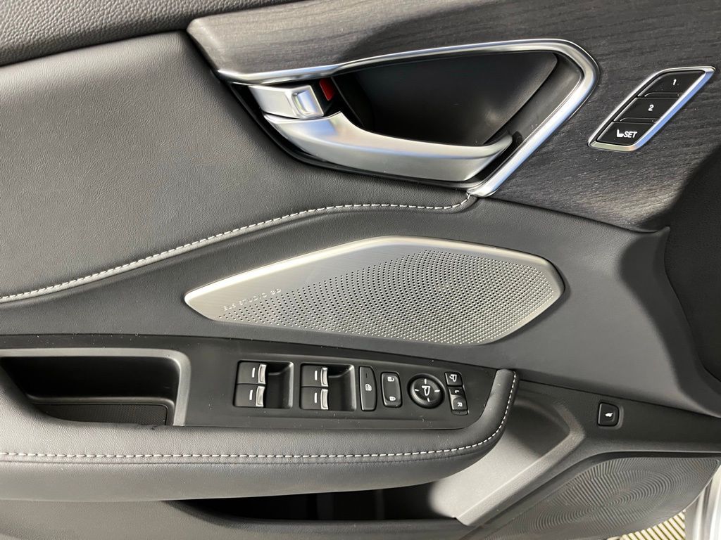 Thumbnail: 2025 Acura RDX - 28