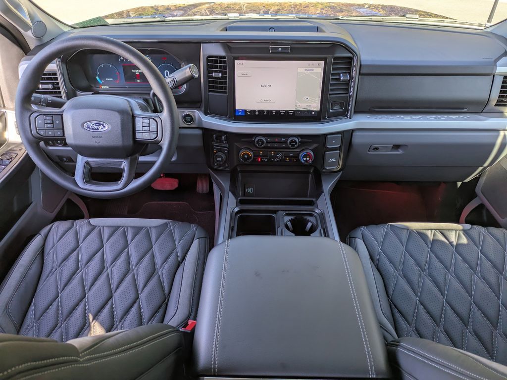 2026 Ford F-250 Super Duty Black Widow