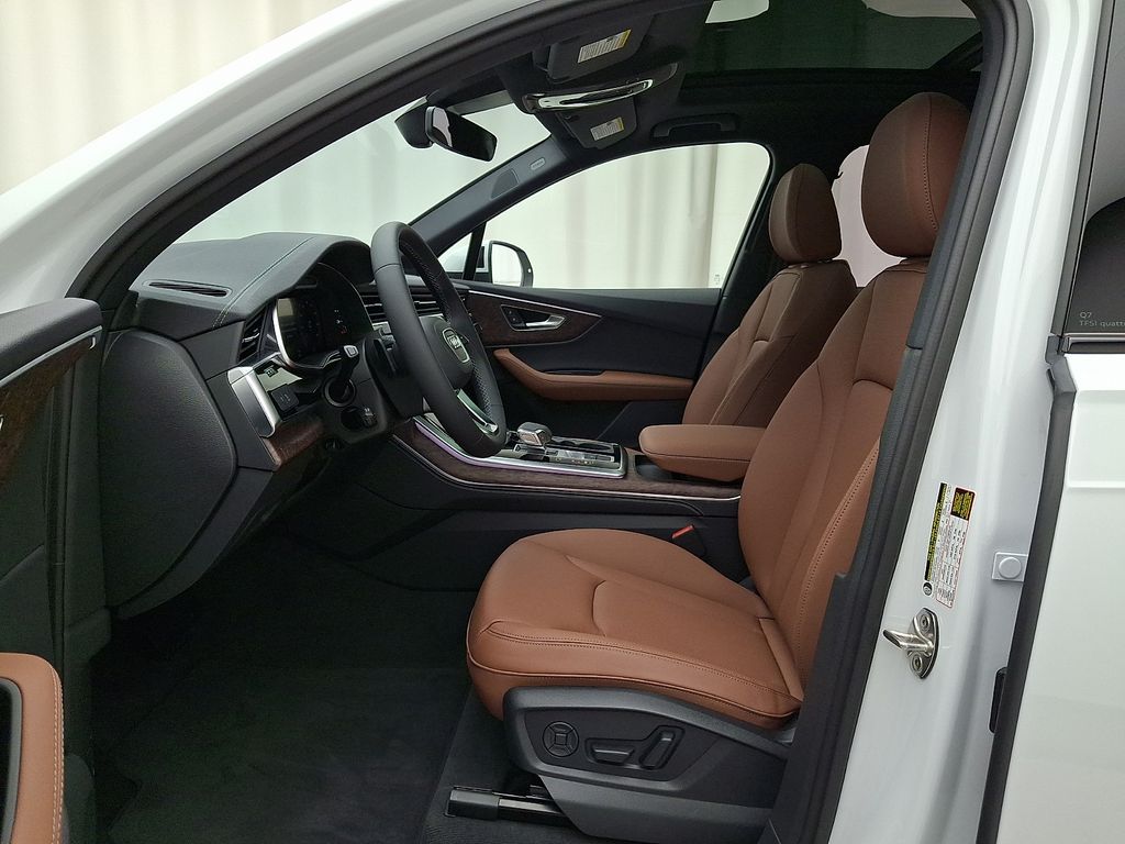 Thumbnail: 2026 Audi Q7 - 9
