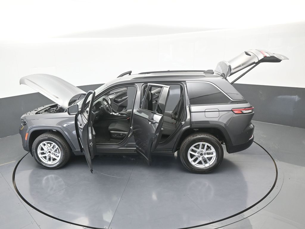 New 2026 Baltic Gray Metallic Clearcoat Jeep Laredo image 63