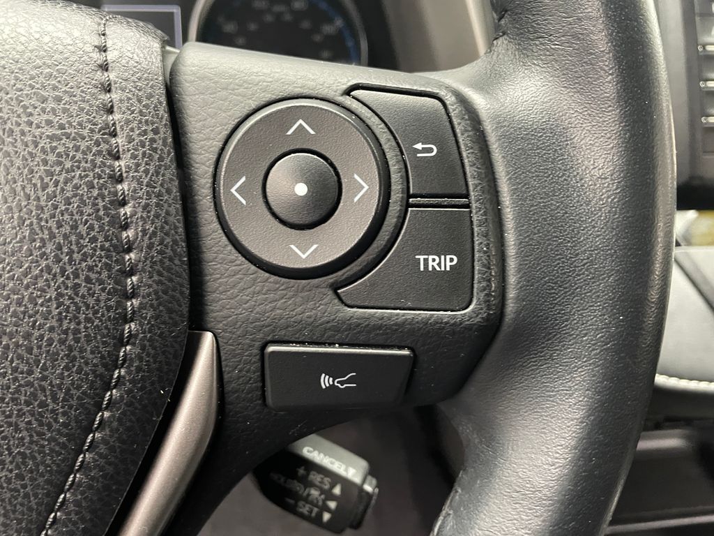 Thumbnail: 2017 Toyota RAV4 - 23