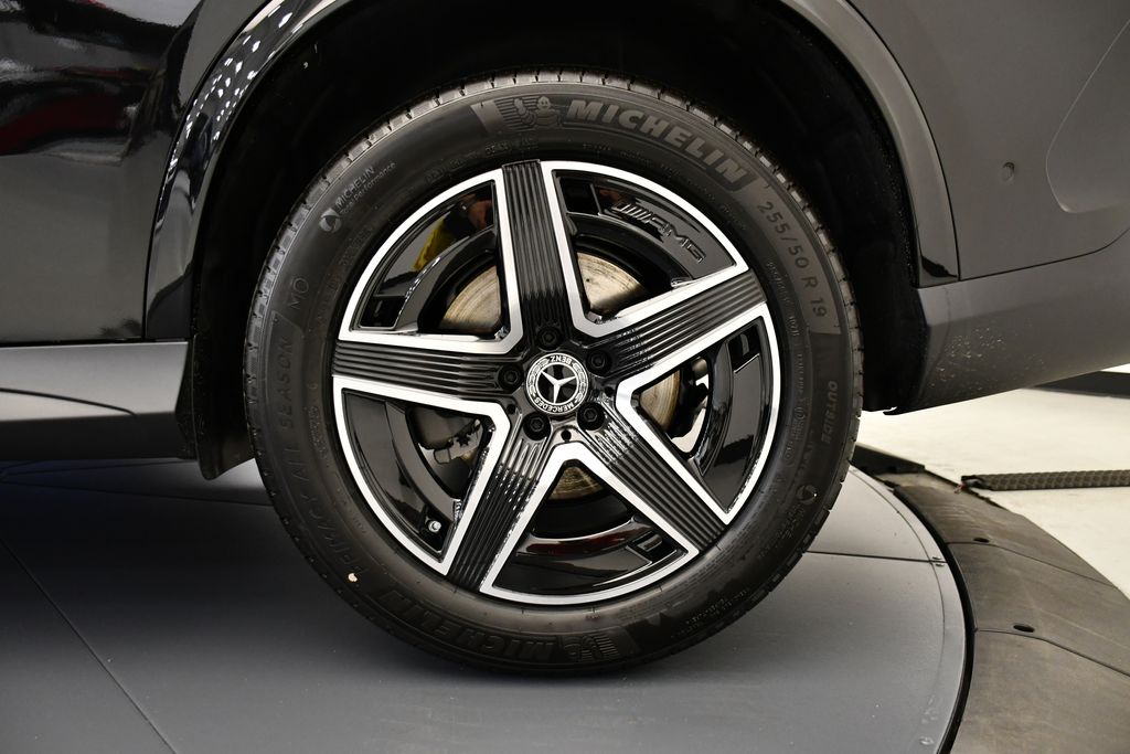 2025 Mercedes-Benz GLC 300 14