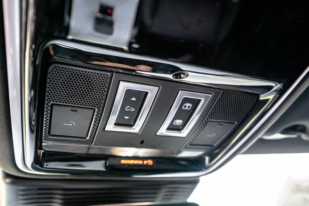 2025 Land Rover Range Rover Velar S - Photo 34
