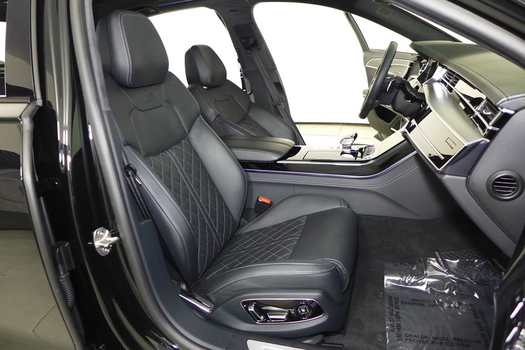Thumbnail: 2022 Audi S8 - 19