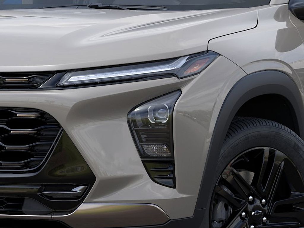 2026 Chevrolet Trax ACTIV White at Klick Lewis Buick Chevrolet
