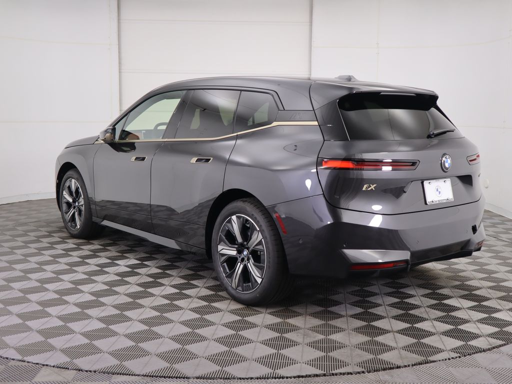 Thumbnail: 2026 BMW iX - 7