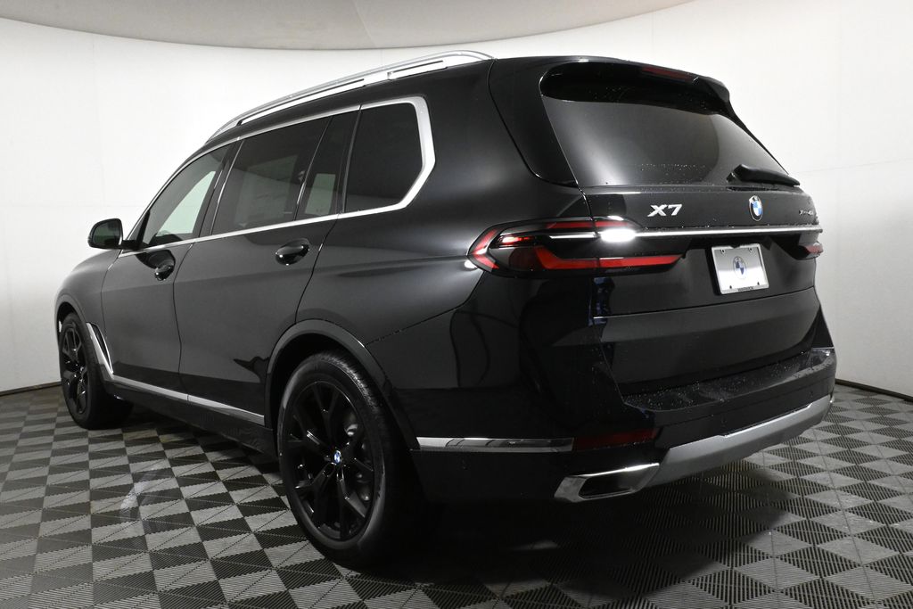 2025 BMW X7 xDrive40i 5