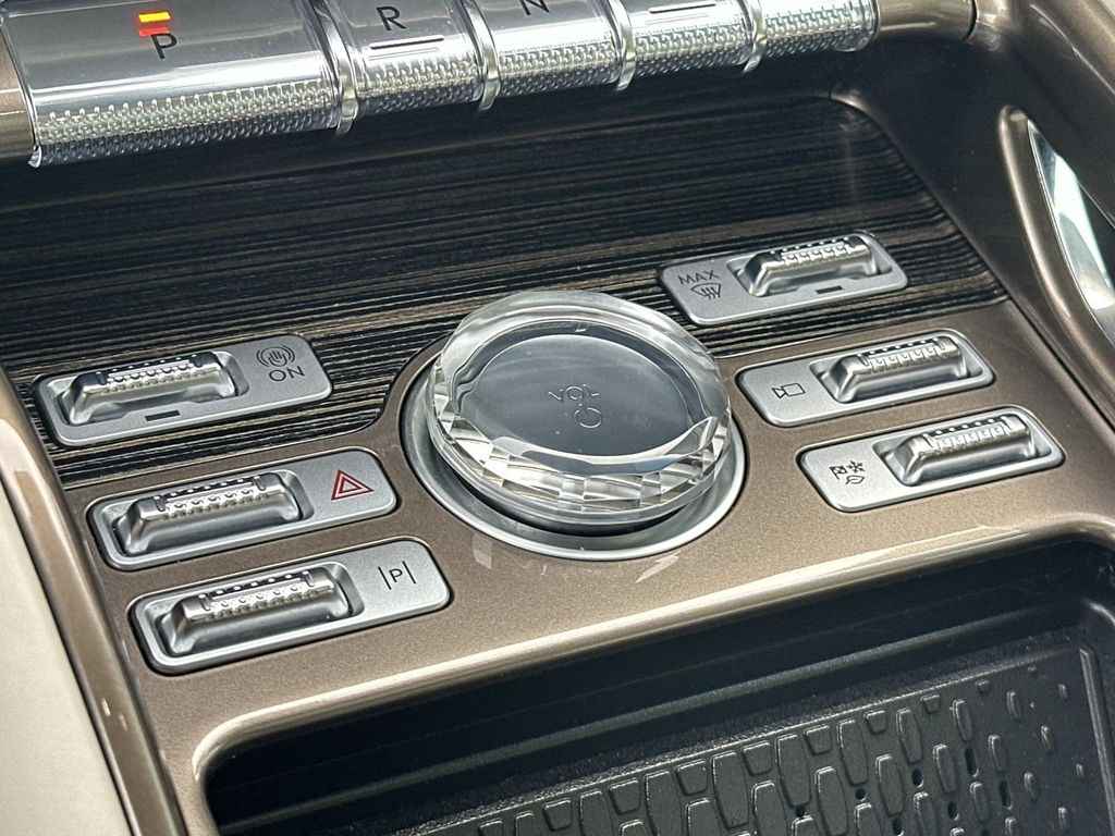 Thumbnail: 2024 Lincoln Nautilus - 27