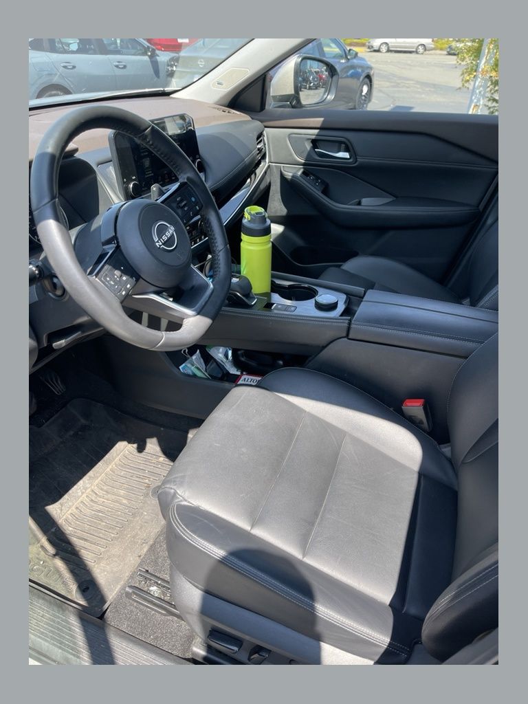Champagne Silver Metallic 2022 Nissan Rogue SUV / Crossover All-Wheel Drive Continuously Variable Transmission