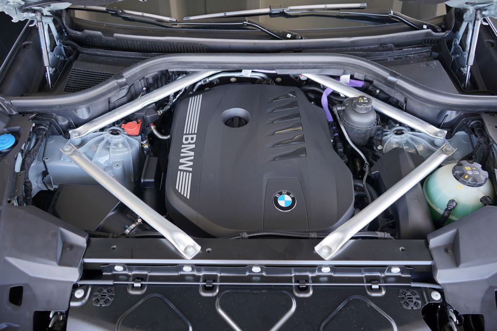 Thumbnail: 2026 BMW X5 - 21