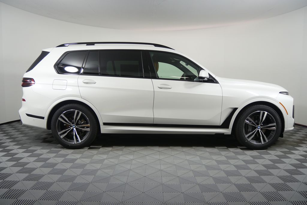 Thumbnail: 2026 BMW X7 - 2