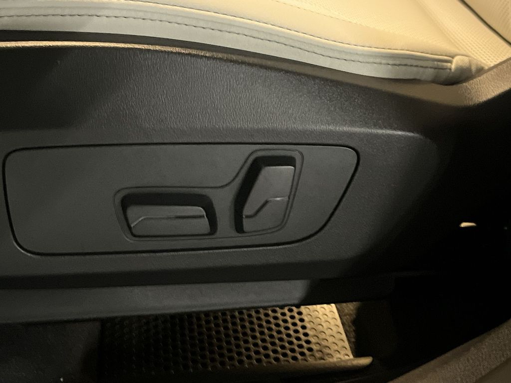 Thumbnail: 2026 BMW X1 - 12