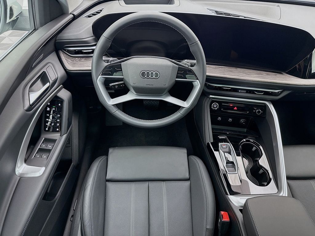 Thumbnail: 2025 Audi Q5 - 10