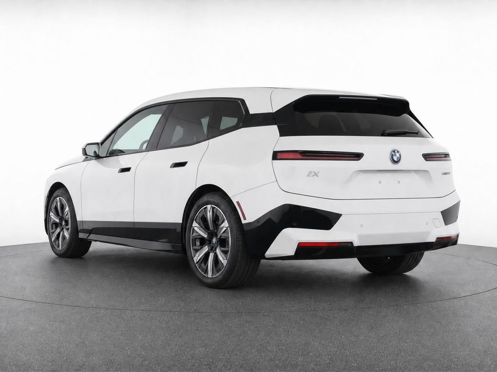 Thumbnail: 2023 BMW iX - 5