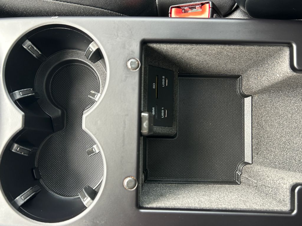 Thumbnail: 2023 Porsche Macan - 27