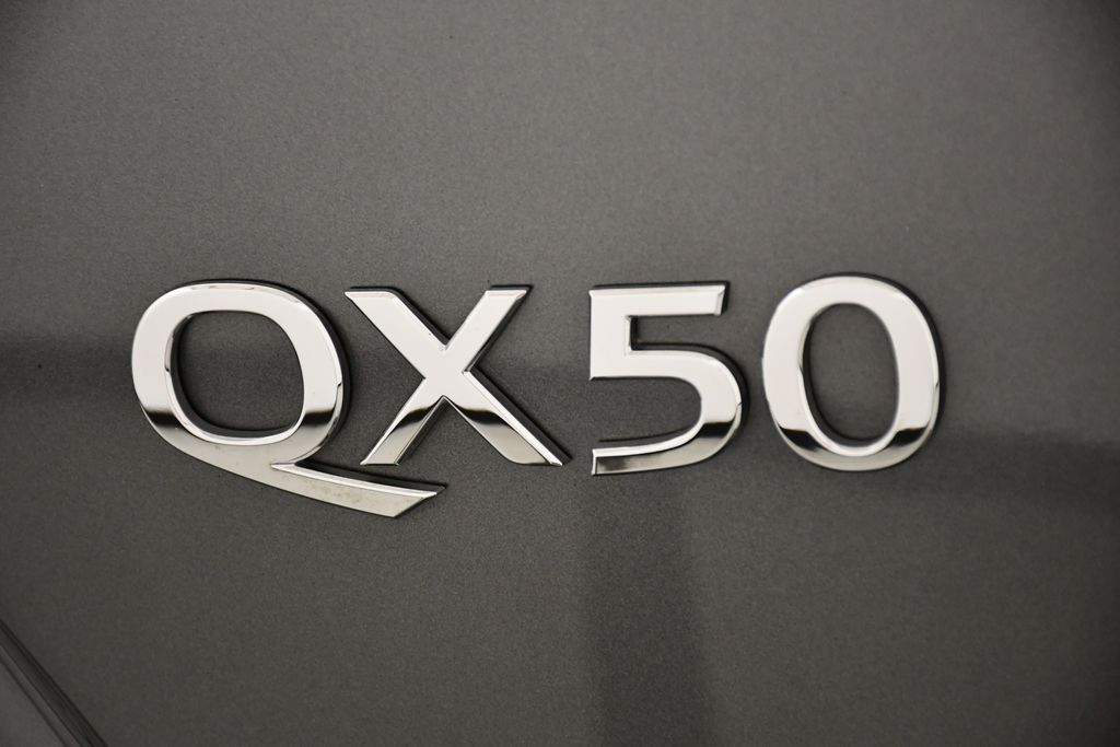 Thumbnail: 2021 INFINITI QX50 - 10