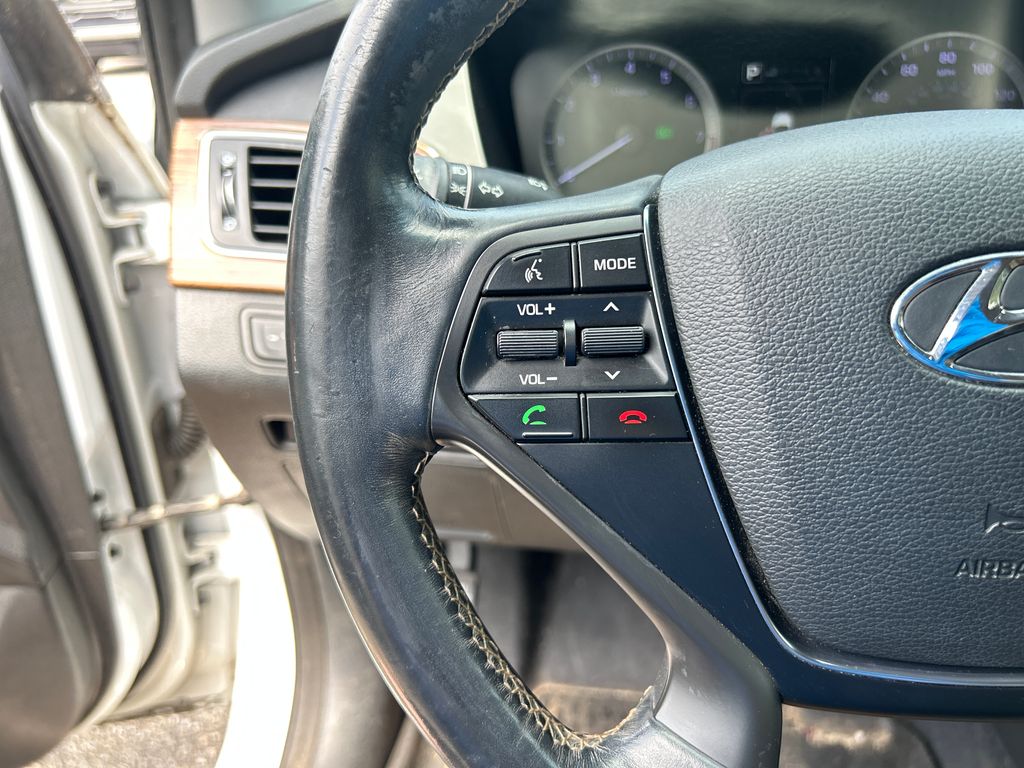 Used 2015 White Hyundai Limited image 20