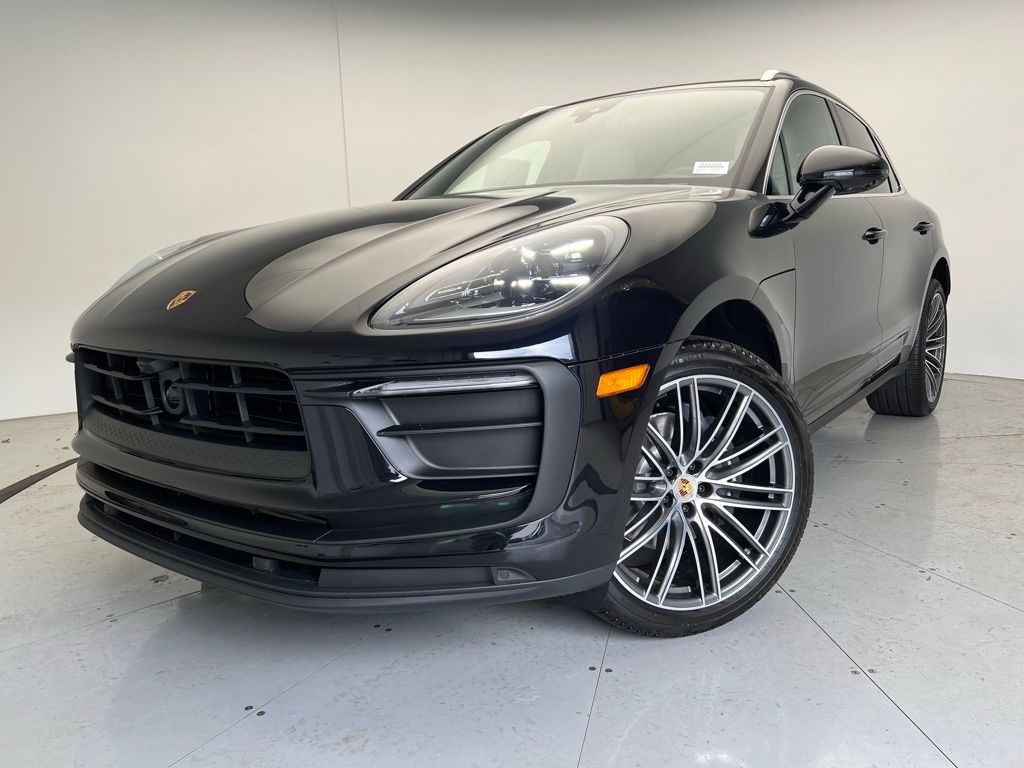 Thumbnail: 2025 Porsche Macan - 1