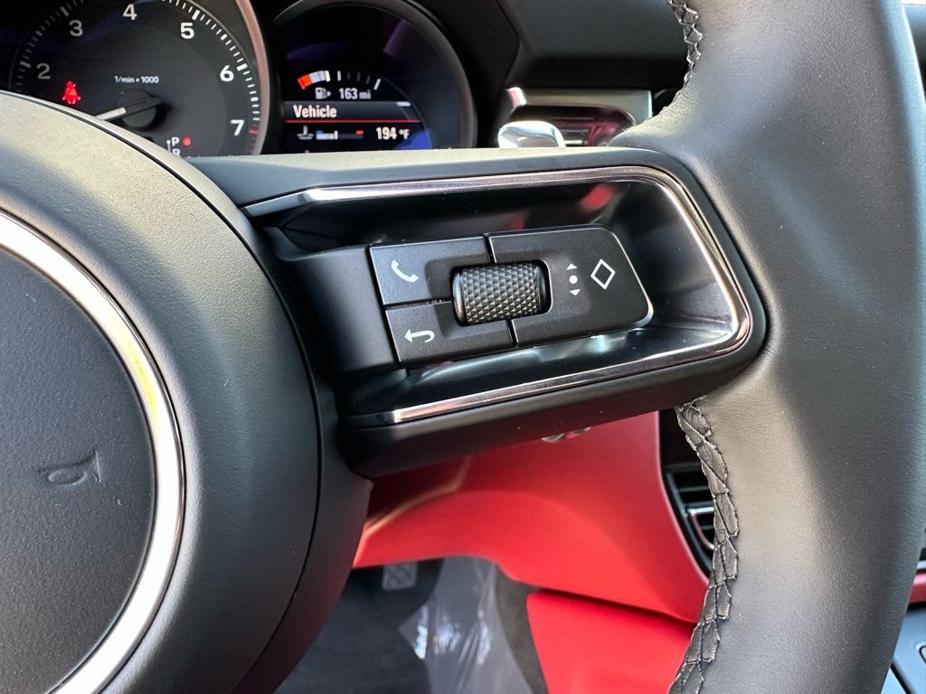 Thumbnail: 2026 Porsche Macan - 17