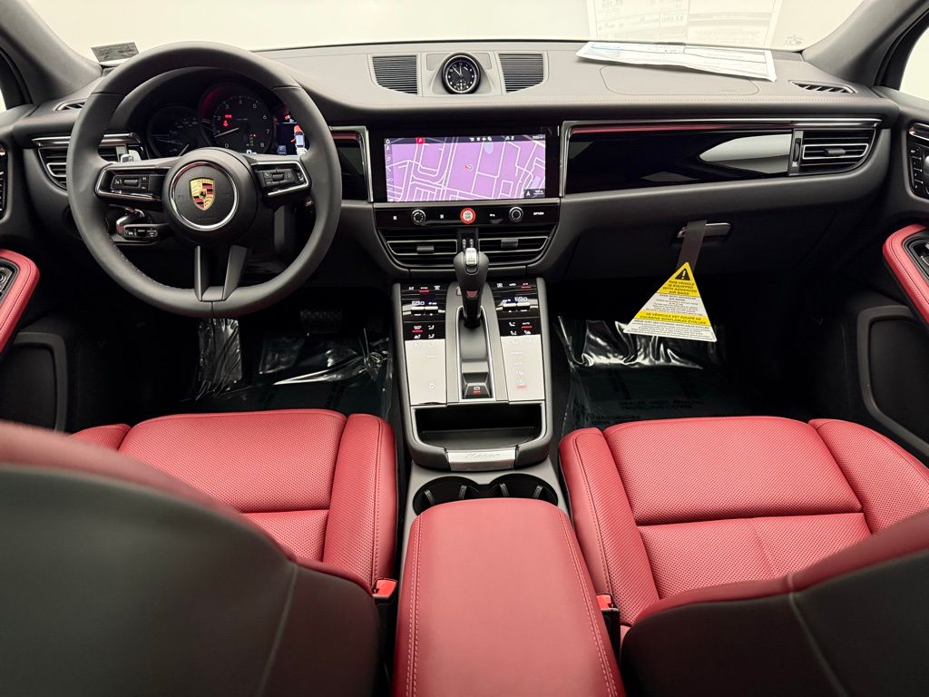 Thumbnail: 2025 Porsche Macan - 22